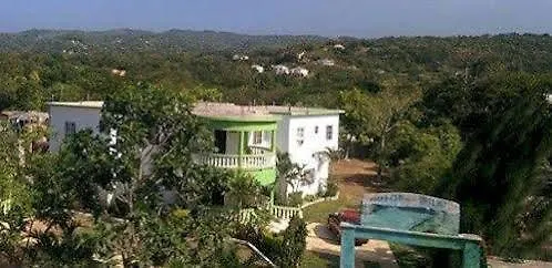 Mom'S Village Resort Runaway Bay Jamaica